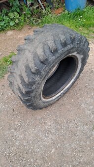 Prodám pneu 10,5/75 15,3 mitas - 6