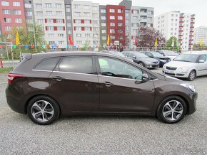 Hyundai I30 1.6i 99kW kombi, ČR původ, Serviska, 2.majitel - 6