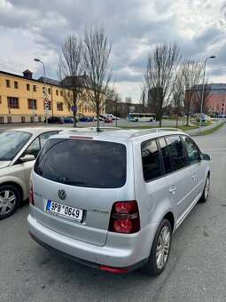 VW Touran 2.0 TDI 7 míst - 6