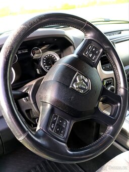 DODGE RAM 5.7 HEMI 4X4 - 6