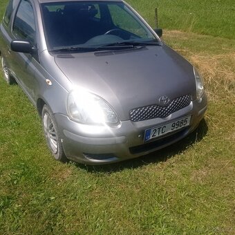Toyota Yaris 1.0 , r.v. 2003 - 6