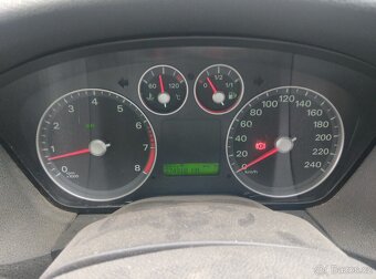 Ford Focus kombi 1 . 6 - 6