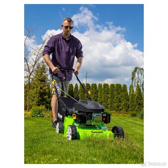 Benzínová sekačka bez pojezdu Fieldmann FZR 4003-79BH - 6