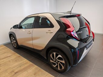 Toyota Aygo 1.0 X-Play STYLE - 6