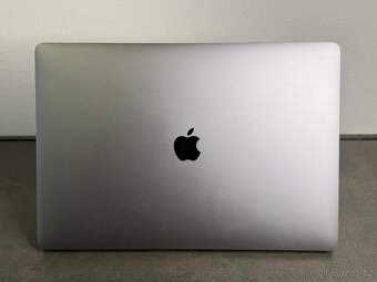 MacBook Pro 15'' 2017 / i7 / 16GB / 256GB SSD / Space Gray - 6