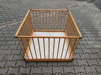 DĚTSKÁ DŘEVĚNÁ SKLÁDACÍ OHRÁDKA. - 6