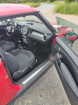 Mini Cooper One 1.4 70kw - Nová STK - 6