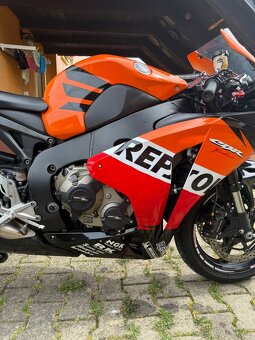 Honda CBR 1000rr Repsol 2008 - 6
