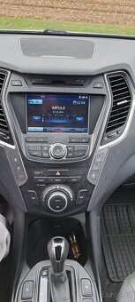 Hyundai Santa Fe Grand - 6