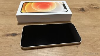Apple iPhone 12 64GB, příslušenství, 4200Kč - 6