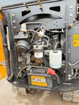 Pásový bagr JCB 16C-1 - 6