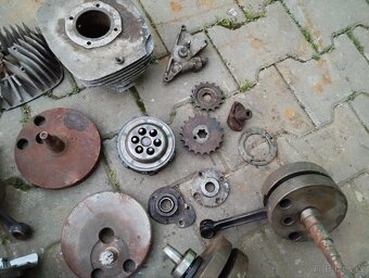 Díly motor MZ150 a další - 6