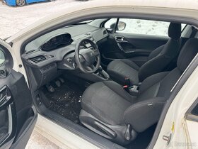 Díly z tohoto vozu Peugeot 208 1.4 eHDi - 6