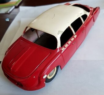 Staré hračky TATRA 603 a závodné auto od ITES - 6