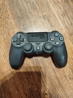 PlayStation 4 pro Limited - 6