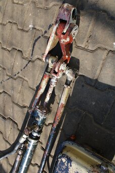 Zetor 6911 posilovač řízení - 6