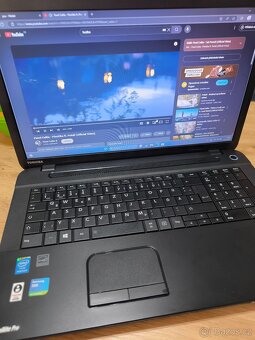 Toshiba satellite pro C70 velký 17 palců - 6