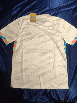 Dres Fc Barcelona Biely Farebný Unikátny Zberateľský Nový - 6