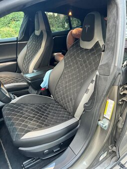 Tesla S90D, Free superchrger - 6