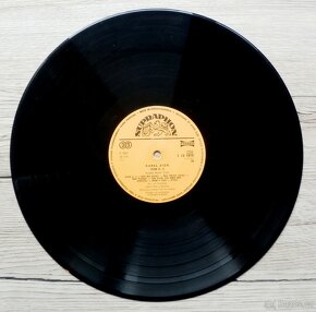 Československé dlouhohrající gramofonové desky, 8 kusů - 6