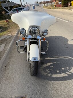 Harley davidson electra glide ultra Classic FLHTCU 2012 - 6