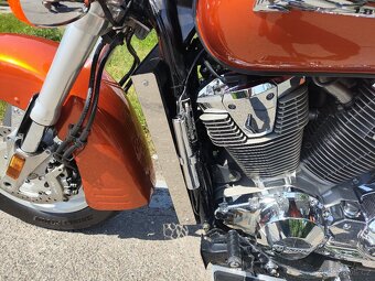 HONDA VTX 1800 R - 6