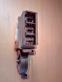 6Q1959801A Motor stahov.lev.p+047133062 Škrtící klapka Fab.1 - 6