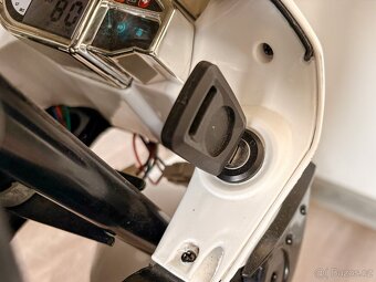 Dětská elektrická motorka BMW S1000RR – 12 V, nová baterie - 6