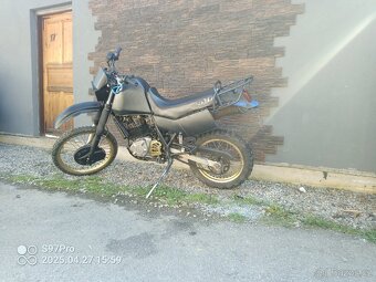 Suzuki DR 600 - 6