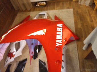 Prodám komplet kapotáž na Yamaha yzf R1 RN01 98, 99 - 6