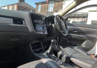 Mitsubishi Outlander 2,2 DiD awd 2015 - 6