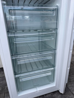 Mrazák Electrolux 7 šuplíkový - 206 litrů - 6