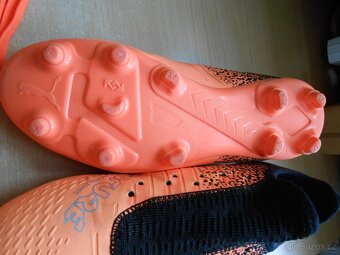 Kopačky UMBRO AURORA EU 40 + PUMA FUTURE EUR 37,5 - použité - 6
