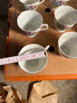 Sada retro šálků s podšálky – Květinový dekor a zlacení - 6