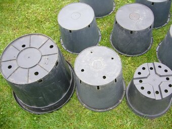 Květináče PE zahradnické velké - 6