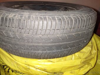 Nabízím 4 Letní pneumatiky Bridgestone a Plechové disky - 6