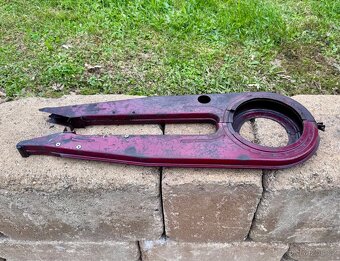 ČZ 125 175 250 - kryt řetězu - 6