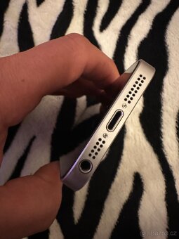 IPhone SE 2016 - 6