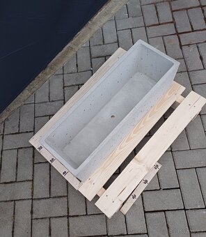 Betonový květináč 70x24x22 - 6