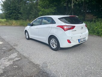 Hyundai i30 Hatchback 1.4i 73 kW - 6