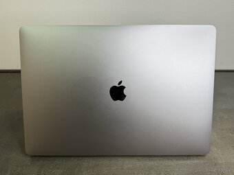 MacBook Pro 16'' 2019 / i7 / 16GB / 512GB SSD / Space Gray - 6