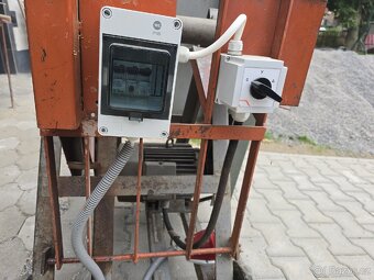 Cirkulárka s kolebkou pojízdná 4kw - 6