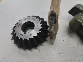 Válcové frézy a koník s hrotem - 6