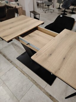 nový rozkládací designový jídelní stůl - 6