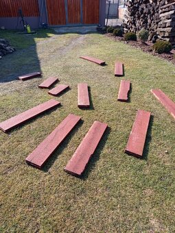 Červené obrubniky - 6