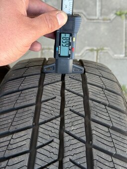 ZIMNÍ PNEU BARUM 195/55 R15 - 6