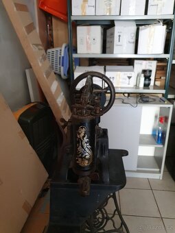 Prodám obuvnický šicí stroj SINGER. - 6