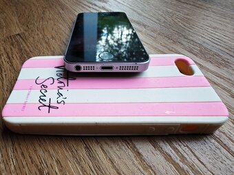 iPhone SE - 6