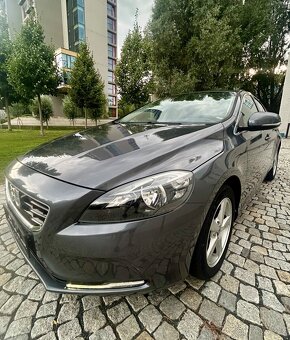 VOLVO V40 2.0D3 110KW 5VÁLEC-AUTOMAT-KAMERA-COCKPIT-98Tkm - 6