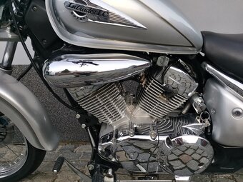 Suzuki Intruder 250 - 6